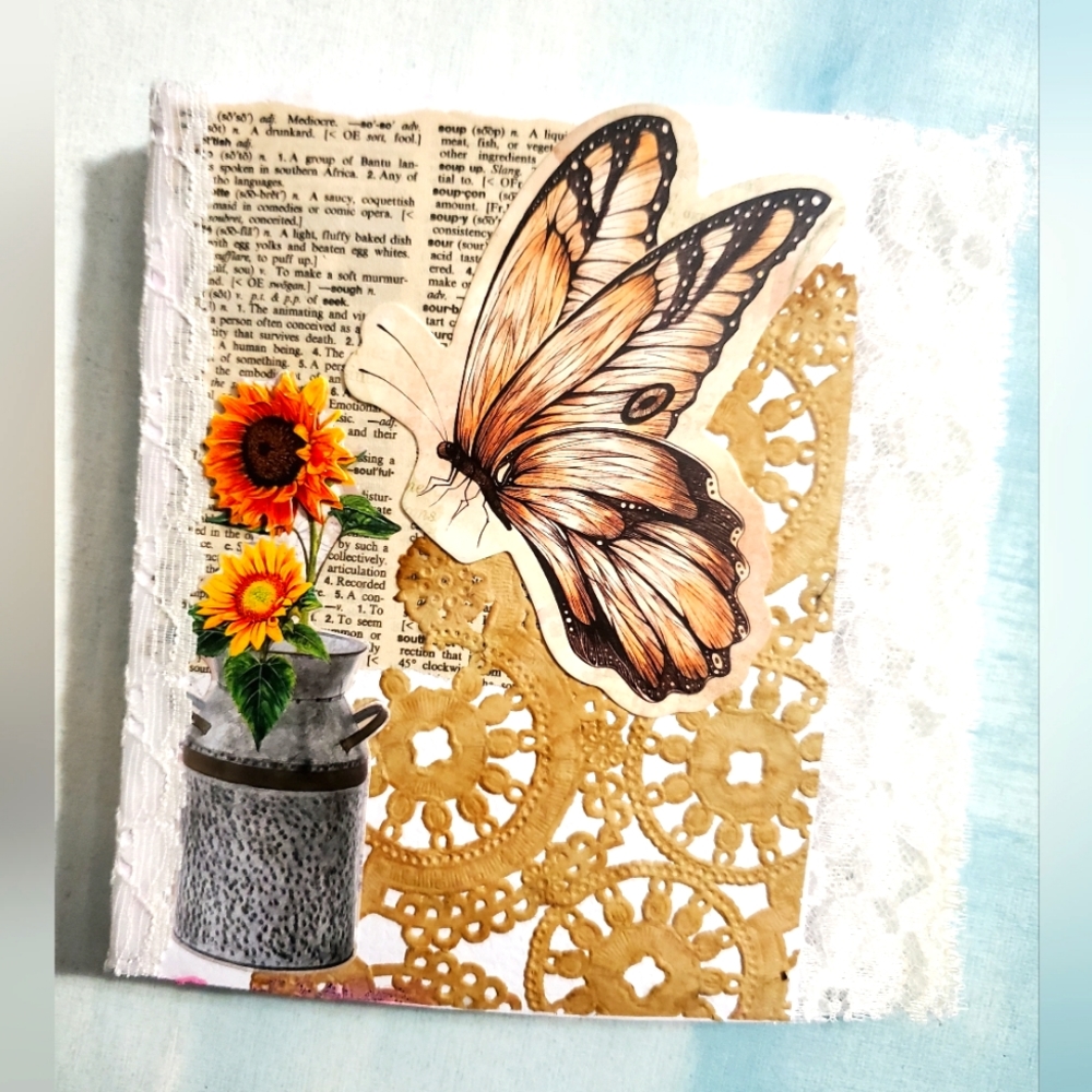 😀 HAND CRAFTED Envelope junk journal with note paper and ephemera